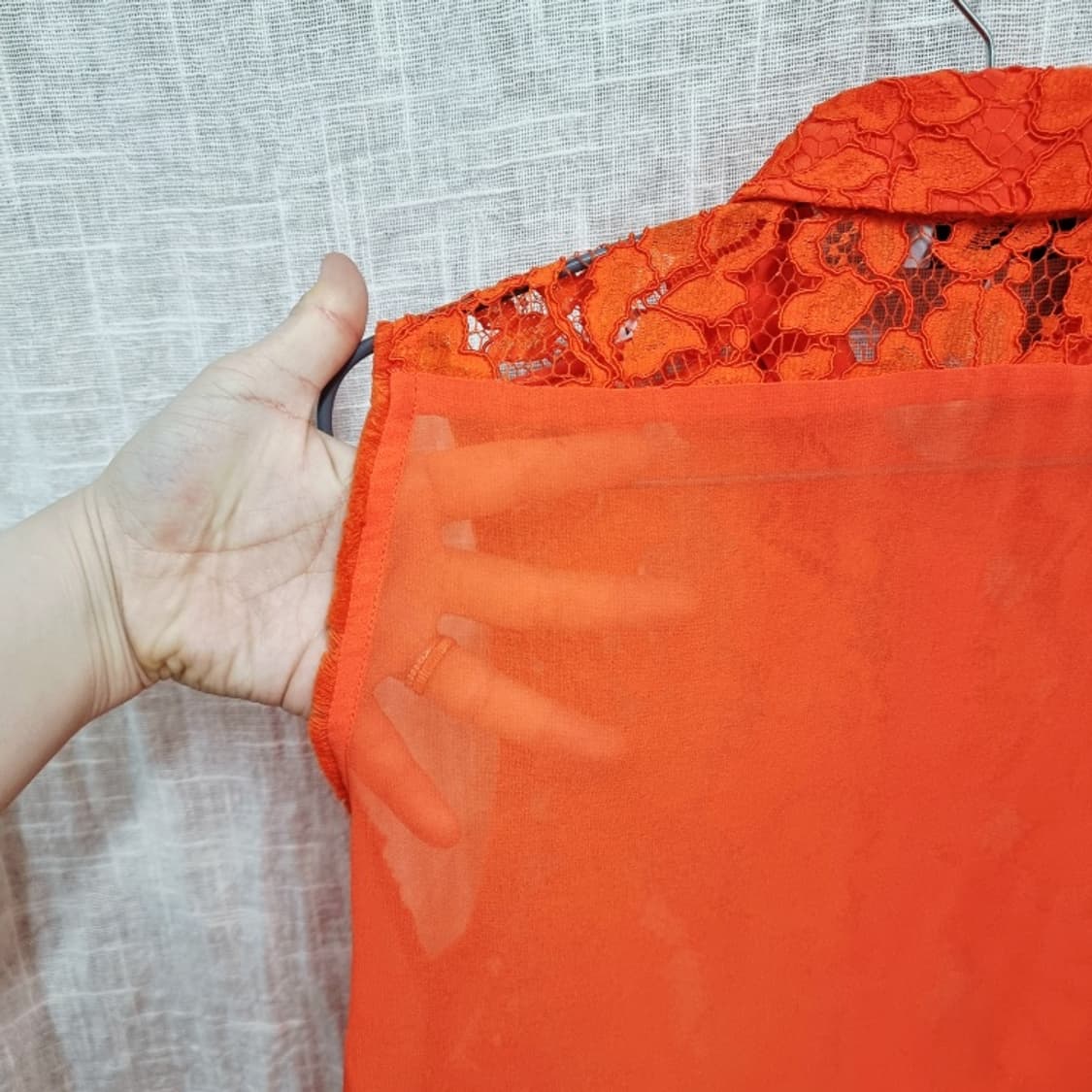 산드로 Sandro 레이스자수 슬리브리스 블라우스 (55) 상태최상 상품이미지4