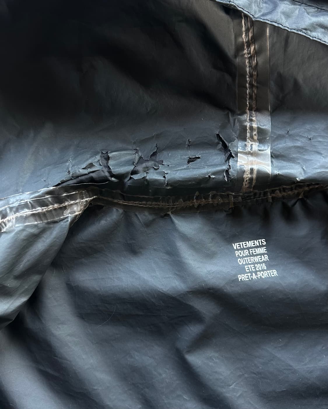 베트멍 VETEMENTS 레인 코트 상품이미지8