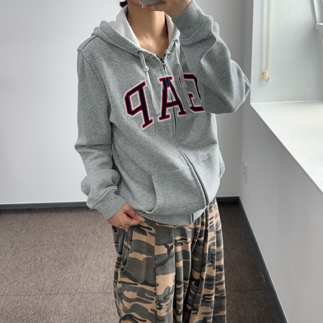 Gap 갭 네이비 로고 그레이 후드집업 상품이미지2
