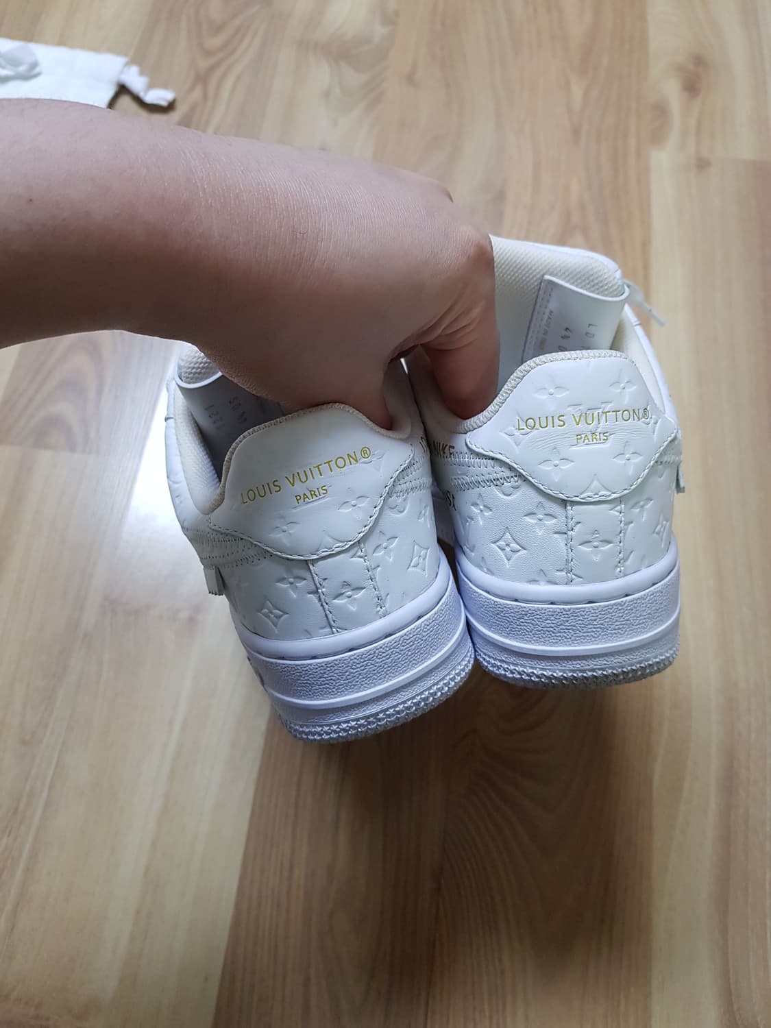 루이비통 X 나이키 에어포스 로우 버질아블로 화이트 상품이미지4