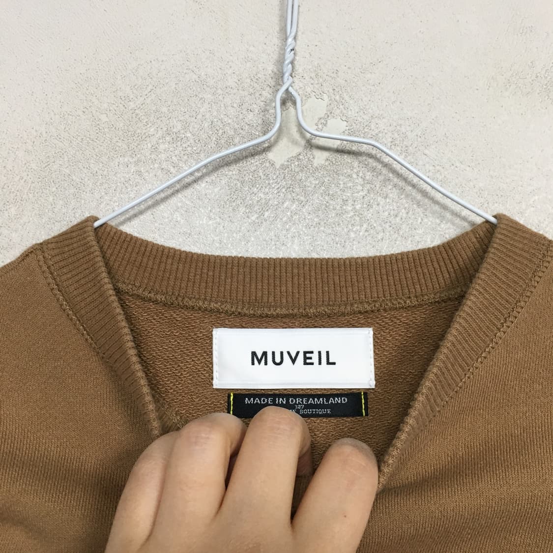  MUVEIL 뮤베일 하트포켓 맨투맨 상품이미지3