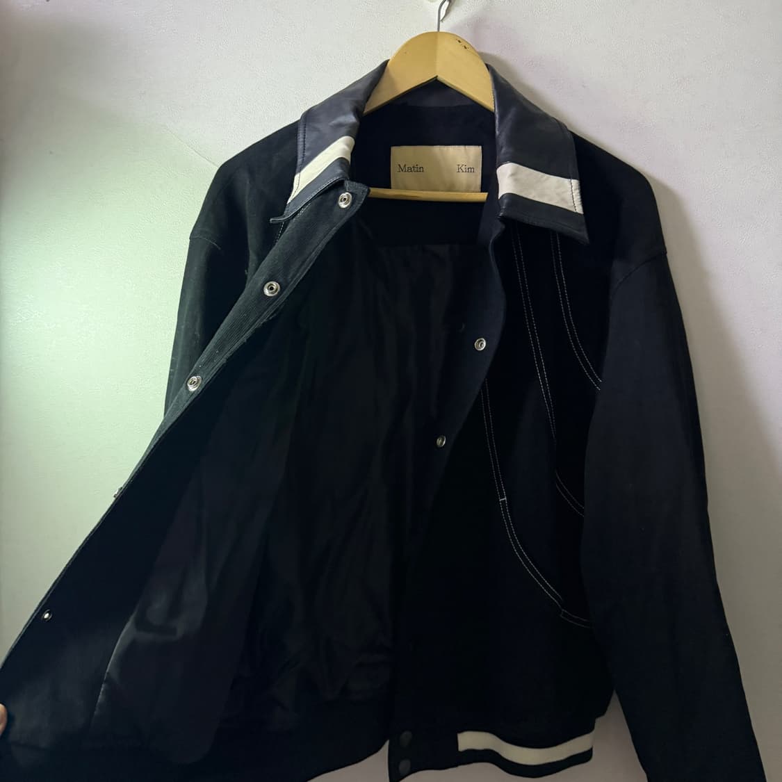 마뗑킴 라운드 스티치 바시티 점퍼(프리) 상품이미지7