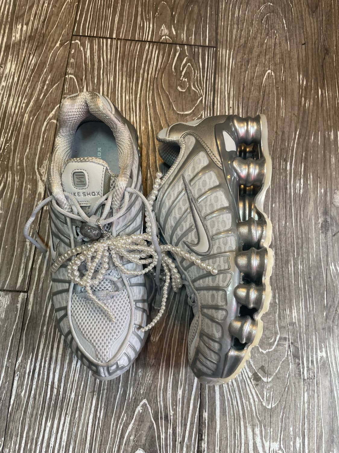 나이키 샥스 TL 퓨어 플래티넘 앤 메탈릭 실버(240) 상품이미지1