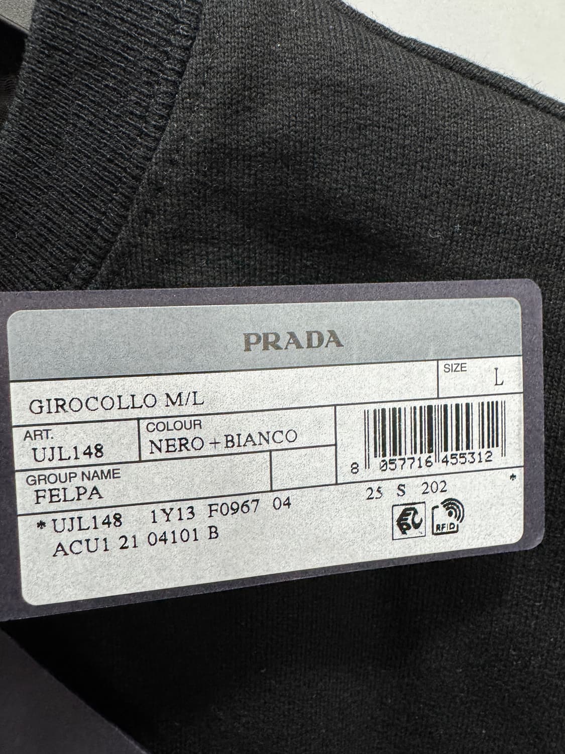 새상품 프라다 맨투맨 L  상품이미지2