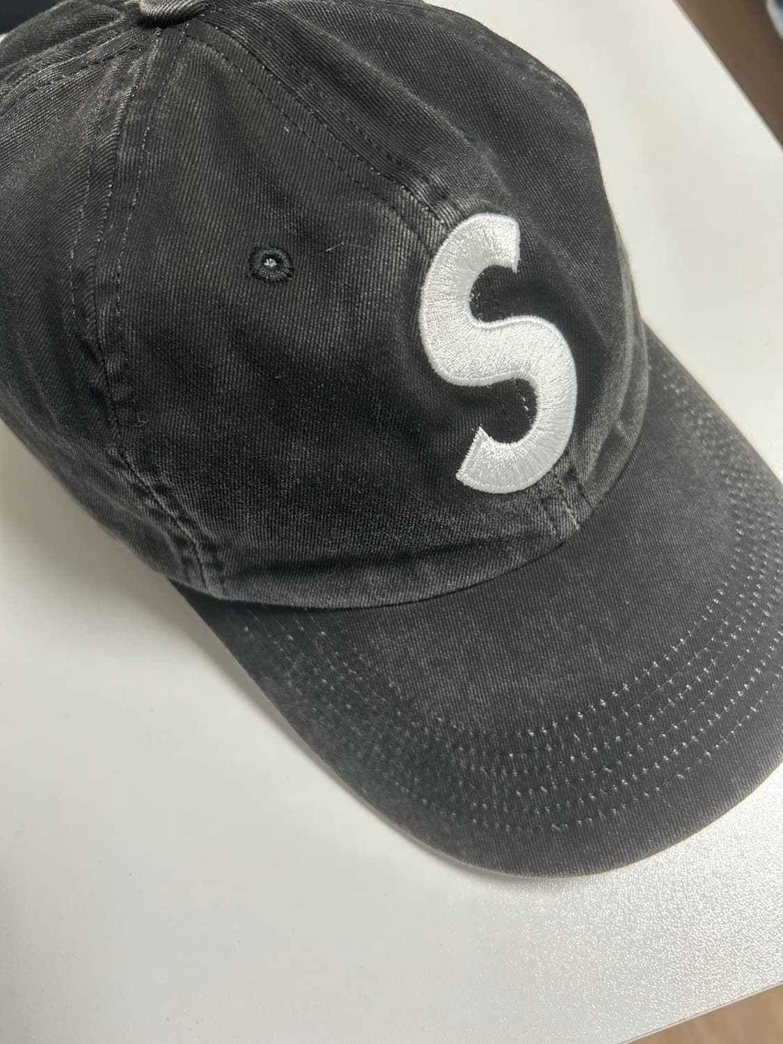 슈프림 6패널 블랙 볼캡 25ss 상품이미지1