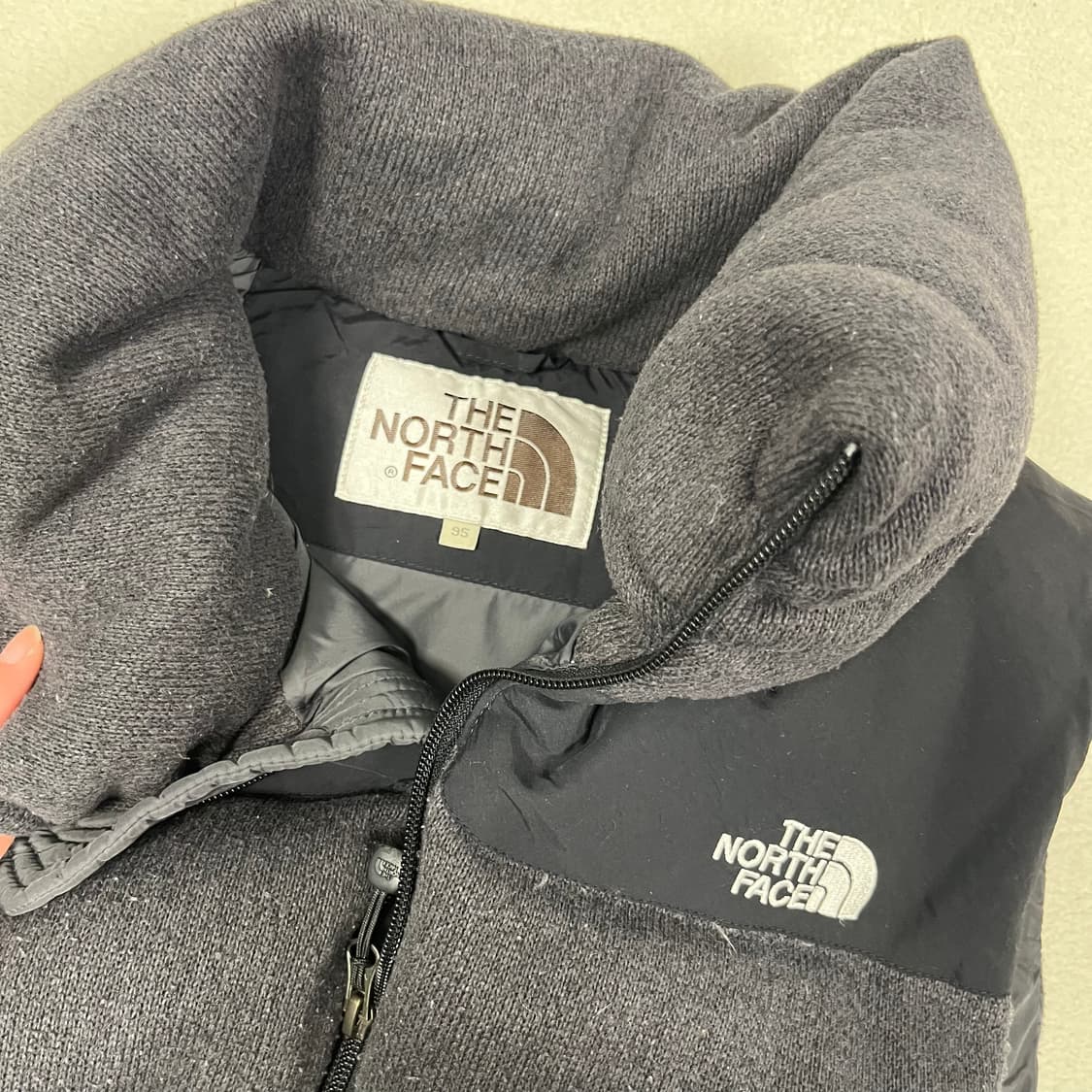 노스페이스 화이트라빌 700 눕시 조끼패딩 상품이미지3