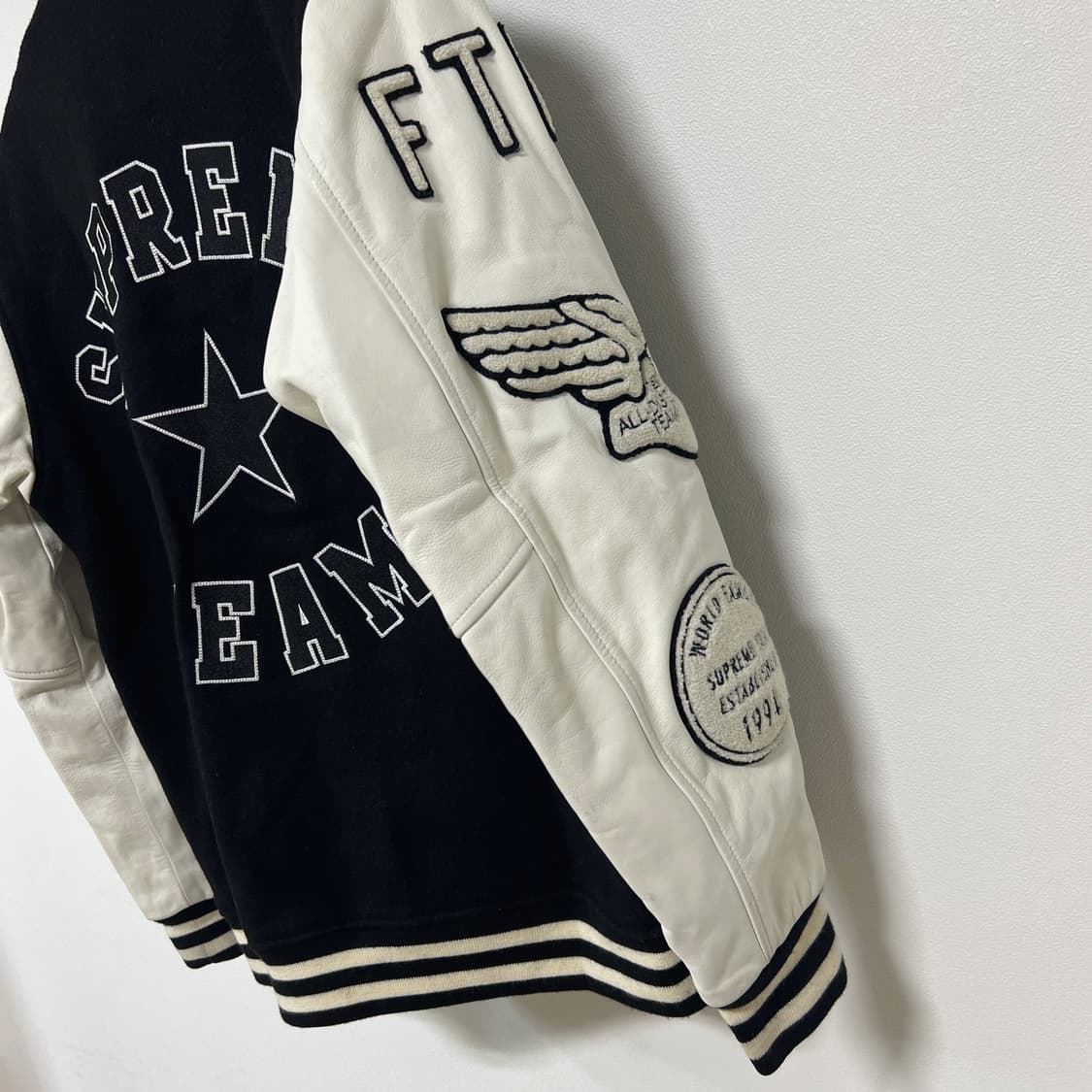 슈프림 06AW 올시티 베이스볼 바시티 자켓 검흰 상품이미지5