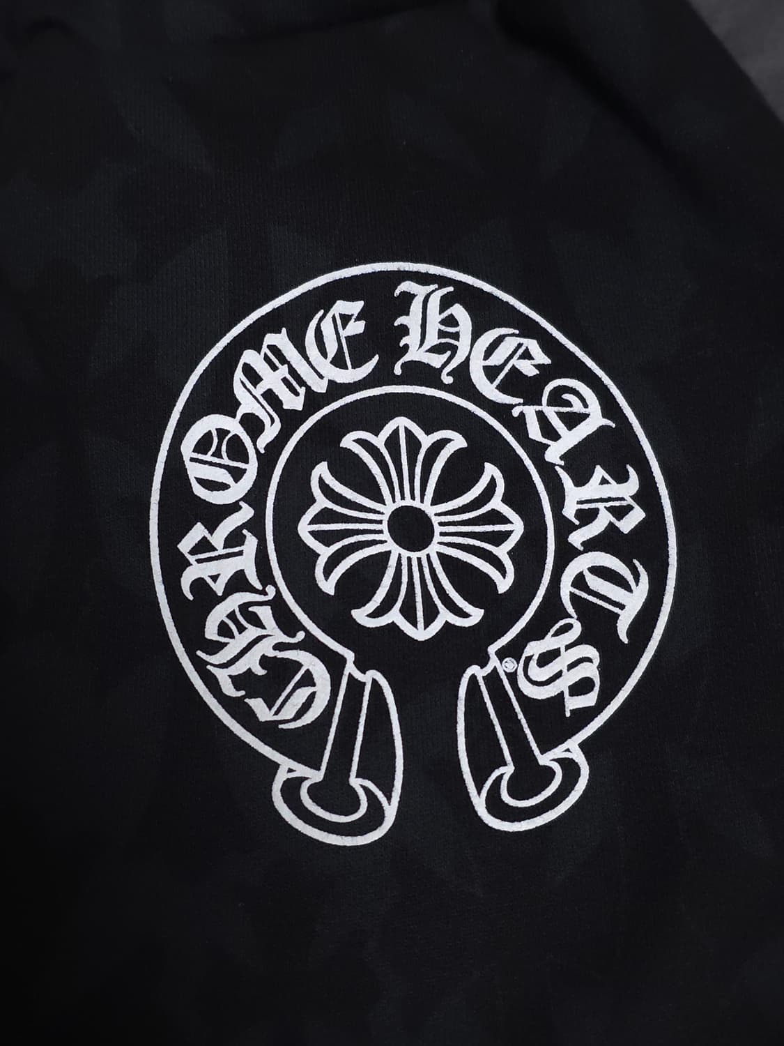 [L] 크롬하츠 세메터리 올오버 프린트 스웻팬츠 블랙 상품이미지4