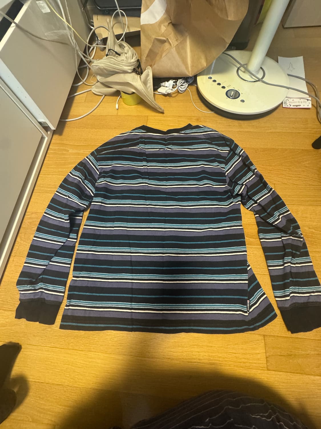 아웃도어 스트라이프 긴팔 티셔츠 상품이미지2