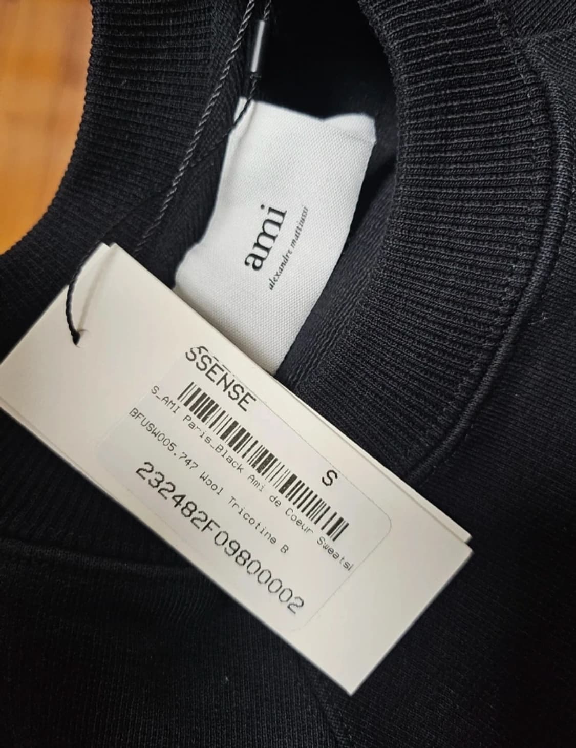 아미 ami 블랙 스몰하트 로고 맨투맨 S 상품이미지4