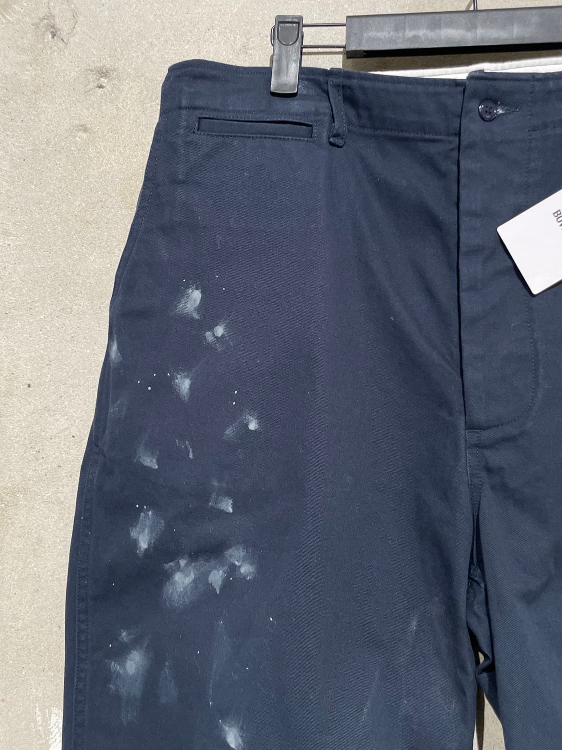 빔즈 x 바우와우 네이비 페인티드 빅 치노 쇼츠 상품이미지2