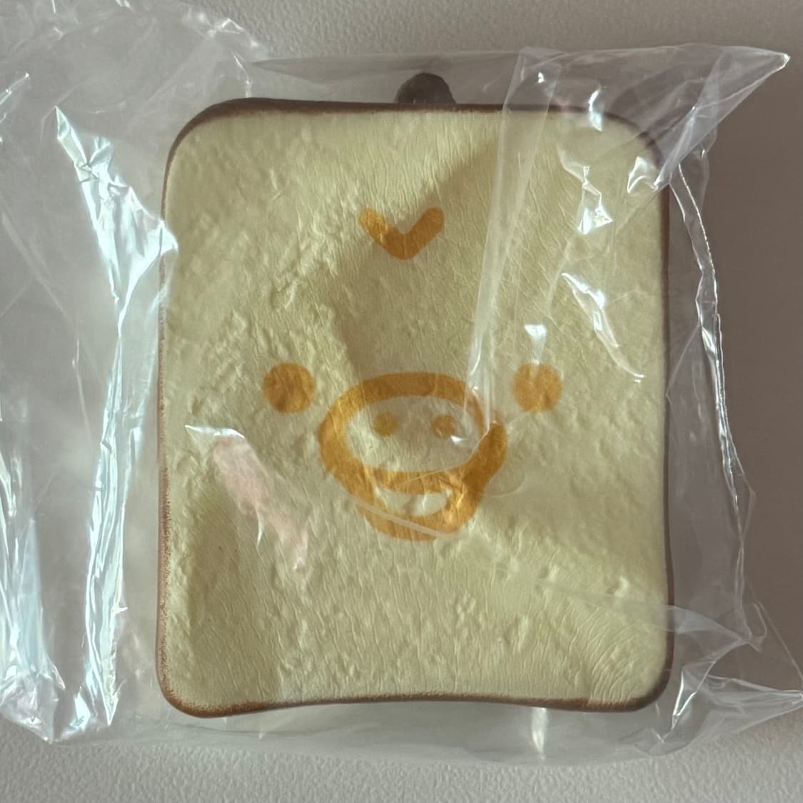 리락쿠마 키이로이토리 스퀴시 키링 가챠 상품이미지1