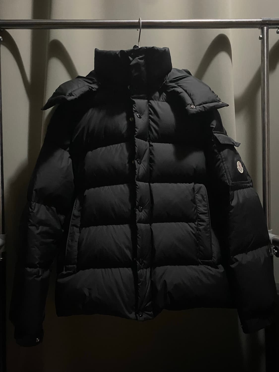 몽클레어 70 후드 블랙 쇼트 다운 재킷 (3) 상품이미지1