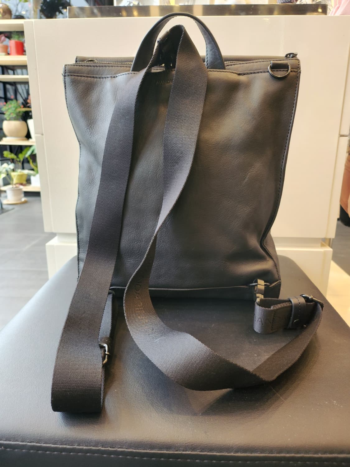 만다리나덕 플락플랩 가죽백팩(새상품급) 상품이미지2