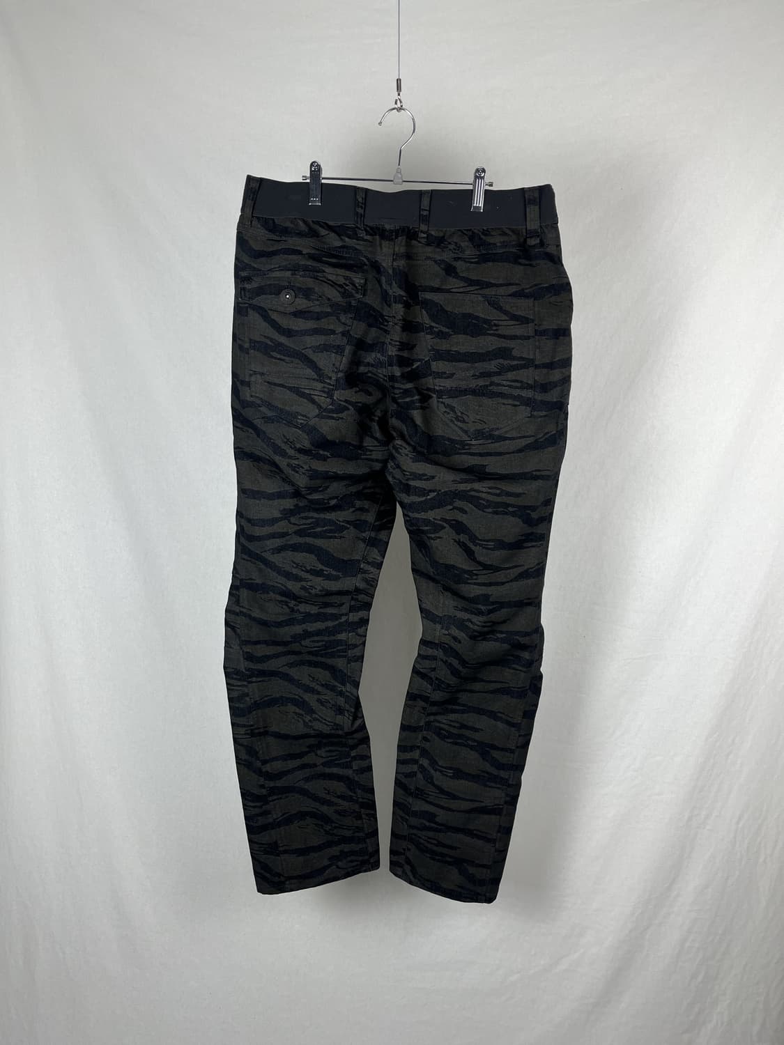 FieldCore 블랙컬러 애니멀 패턴 코튼 팬츠 상품이미지4