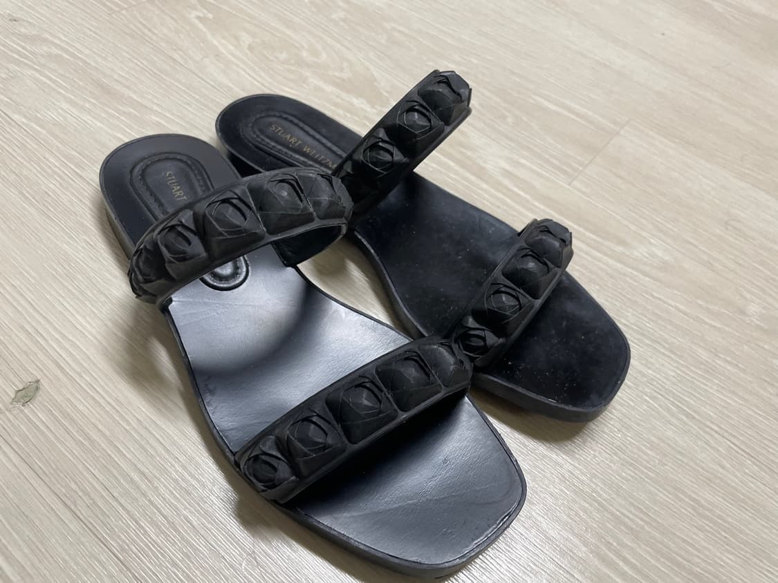 STUART WEITZMAN 블랙 샌들 상품이미지3