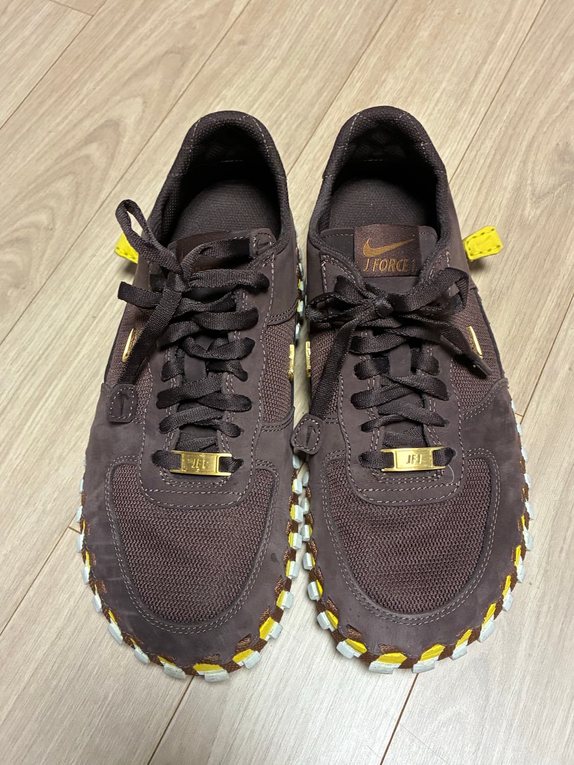 자크뮈스x나이키 포스 260 브라운. 상품이미지1