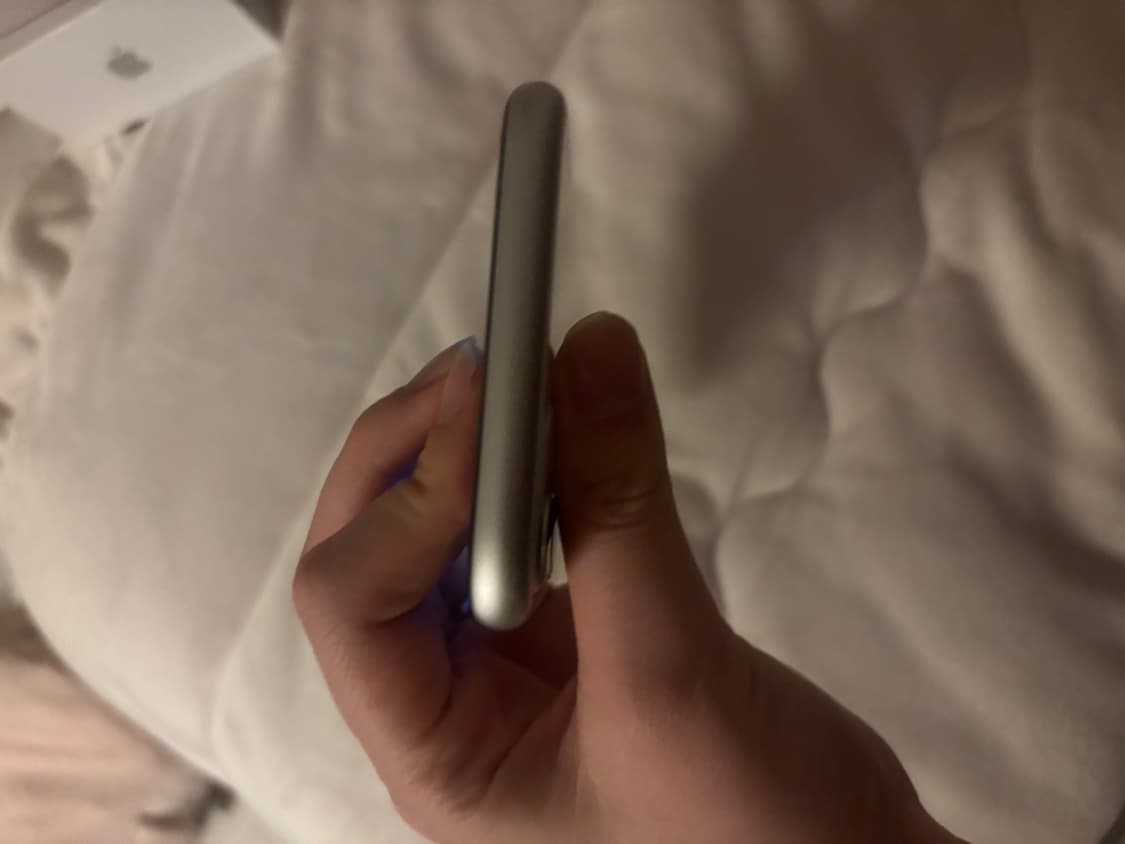 아이폰11 미니 화이트 128GB 성능 77% 상품이미지3