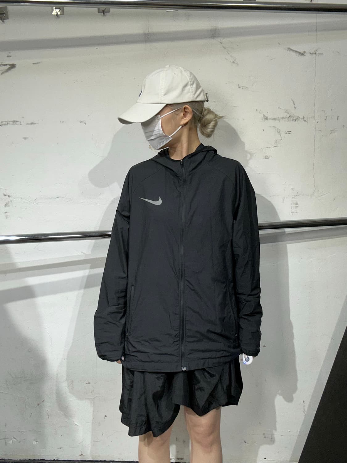 나이키 블랙 후드 로고 바람막이 런닝 트랙 자켓 L 상품이미지2