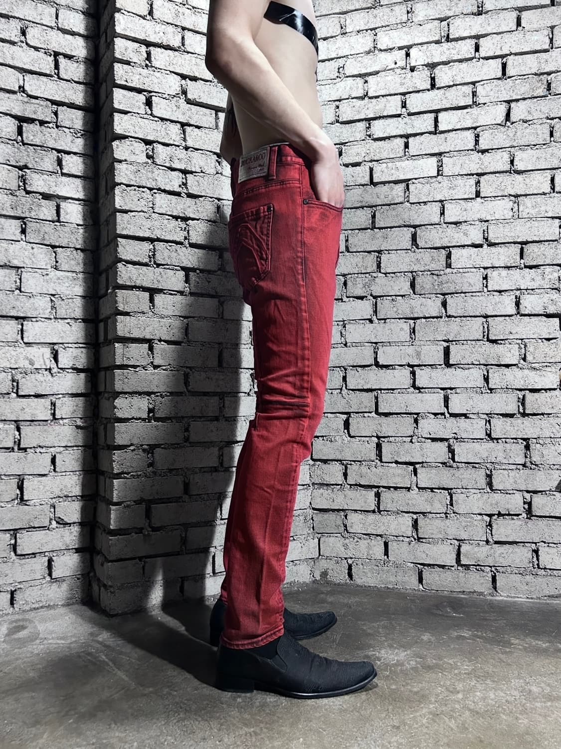 버커루 레드 온 블랙 데님 팬츠 상품이미지3