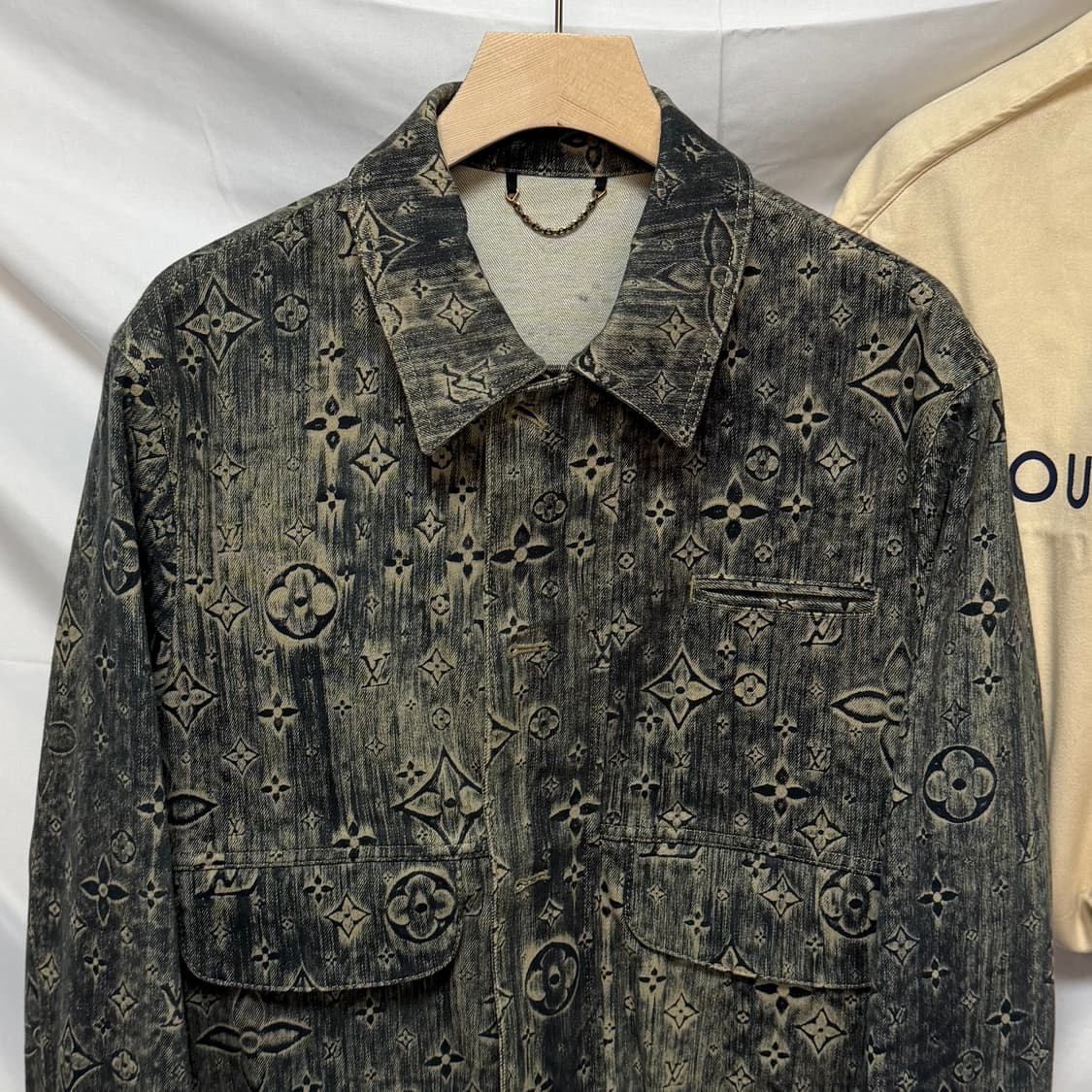 [S+급/48] 루이비통 테일러드 모노그램 데님 집업 자켓 상품이미지2