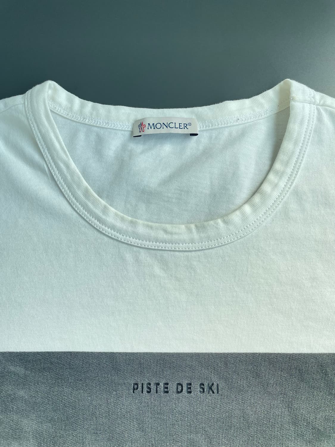 [L] 몽클레어 마운틴 프린팅 와펜 패치 반팔 티셔츠 상품이미지8