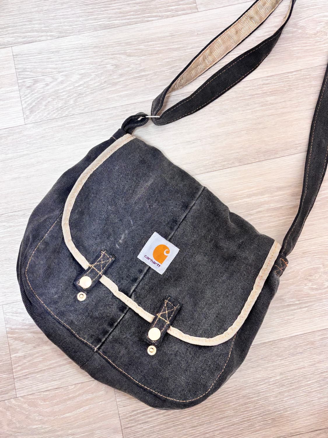 칼하트 리메이크 데님 크로스백 상품이미지2