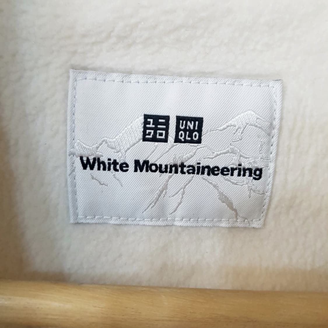 White Mountaineering 유니클로 후리스 티셔츠 아이보리 상품이미지4