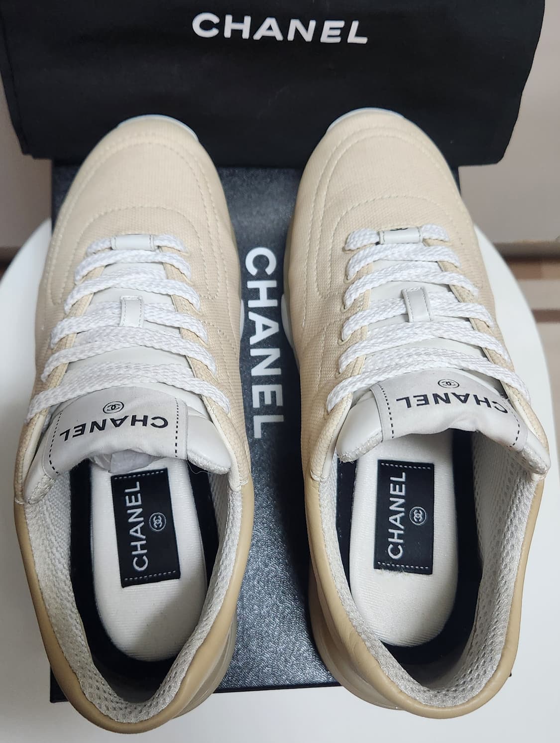 [정품 ] 샤넬 CC로고 스니커즈 운동화 클로스 베이지 가죽 39 한정판 상품이미지2