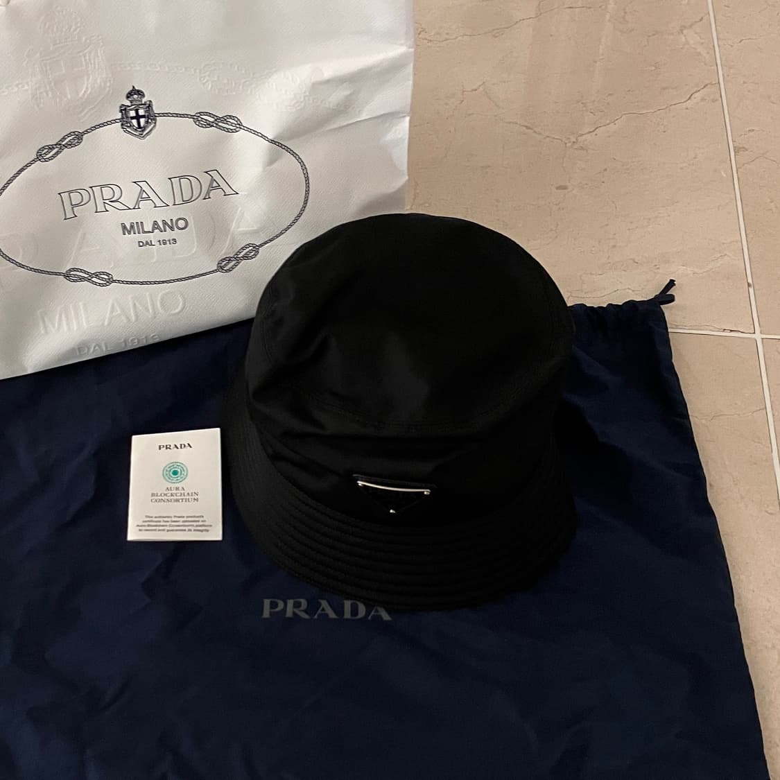 프라다 리나일론 버킷햇 L 상품이미지7