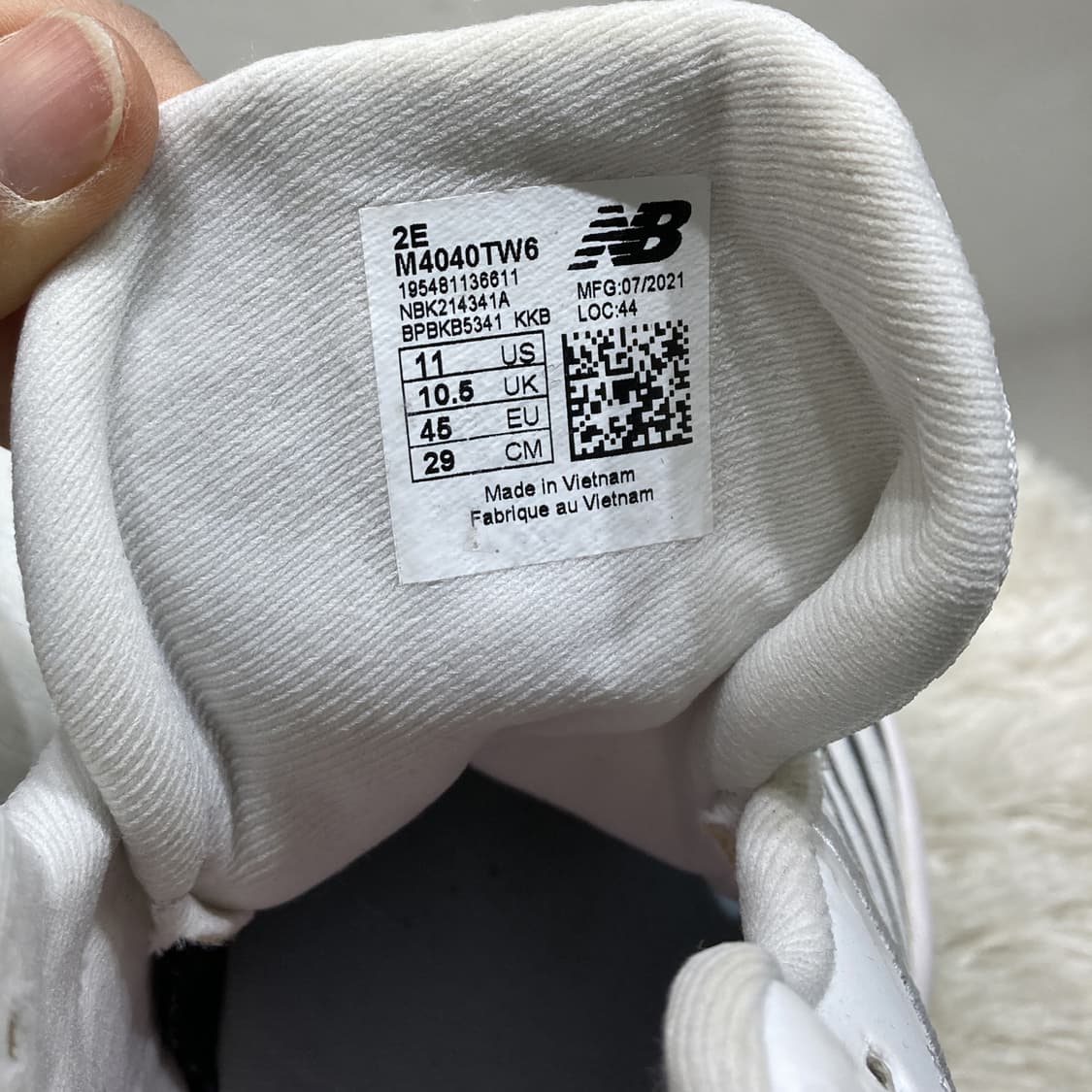 뉴발란스 징일체형 미드컷 야구화 300  상품이미지5