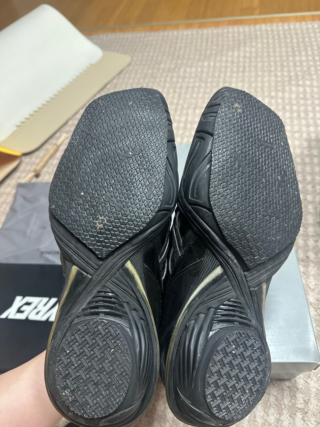 발렌시아가 타이렉스 45사이즈 판매 상품이미지3