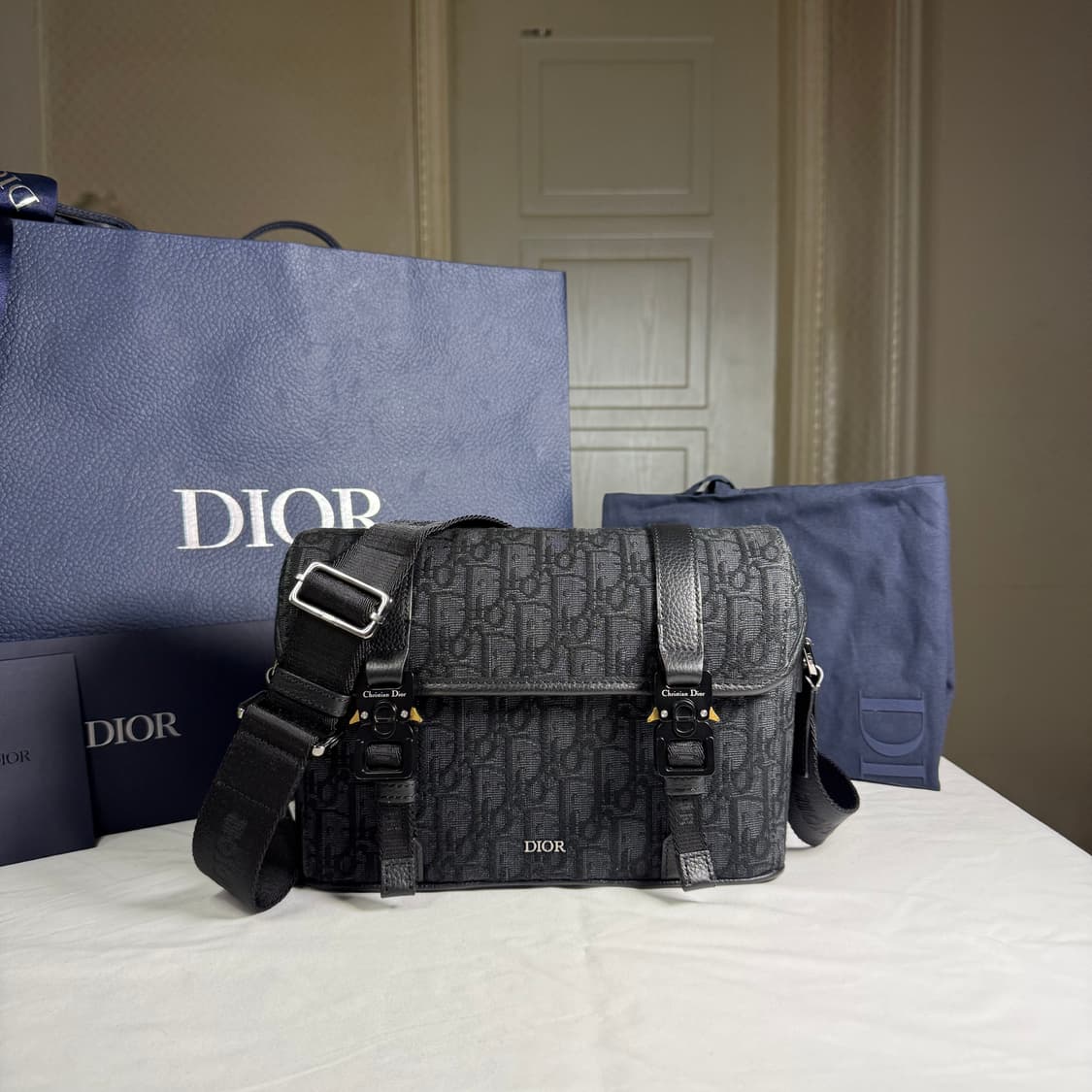 디올 오블리크 힛 더 로드 메신저백 플랩 숄더 크로스백 상품이미지1