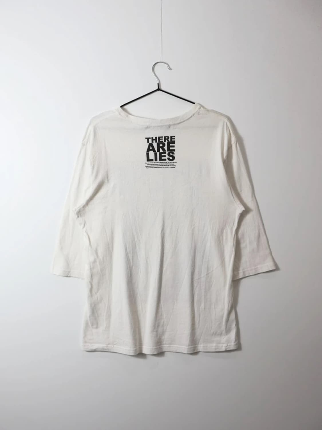 INCIPIONG There Are Lies Graphic Tee 상품이미지4