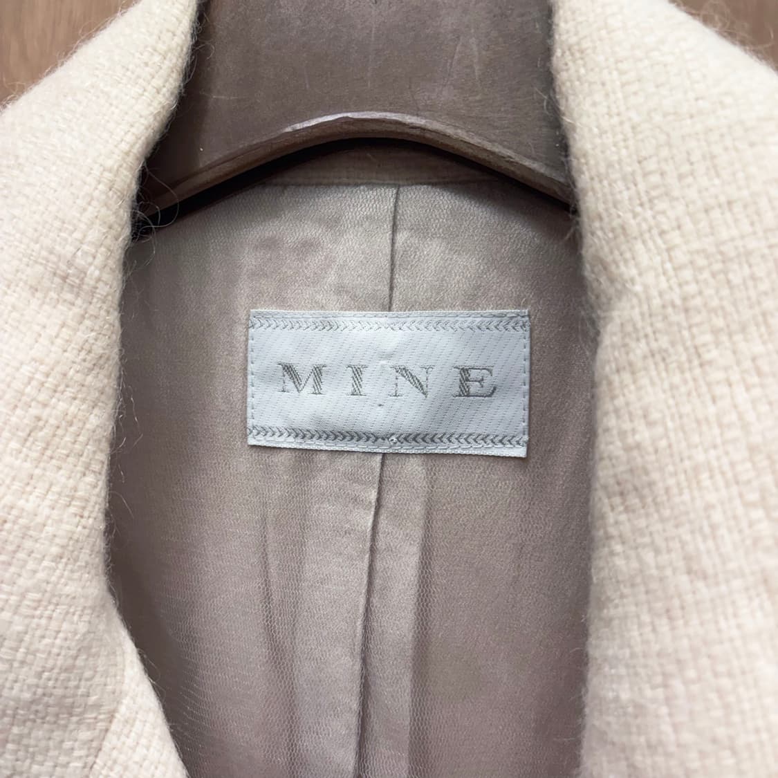 마인 울 블렌드 롱 코트 밑단 패딩 믹스 사이드 포켓 디테일 크림 베이지 상품이미지6