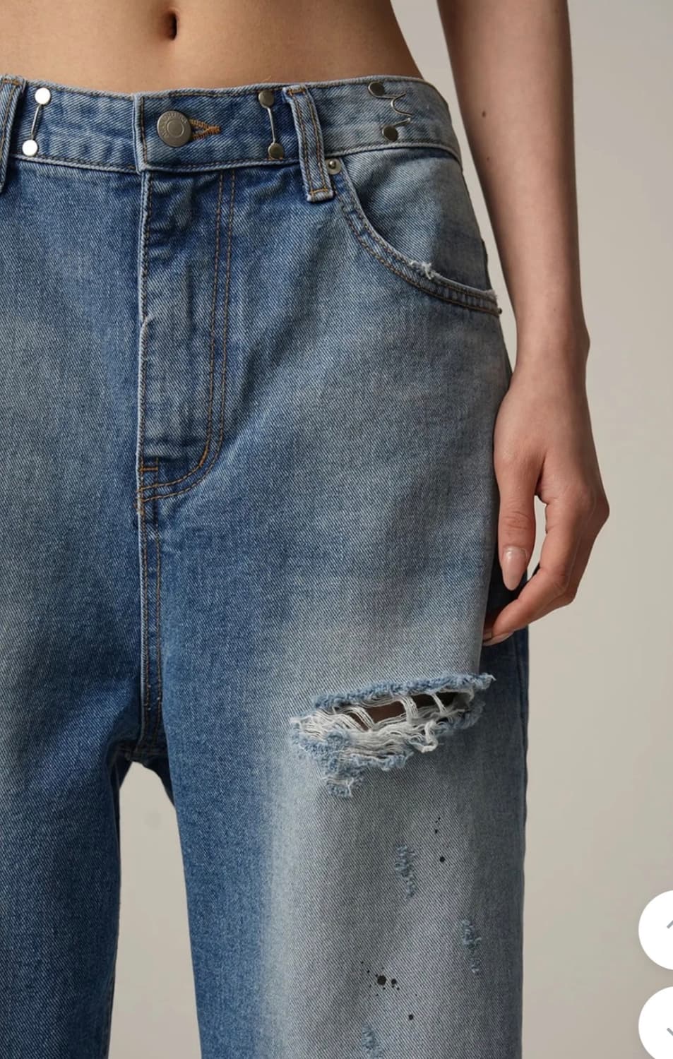 어반드레스 BUCKLE PAINTING DESTROYED DENIM PA 상품이미지2