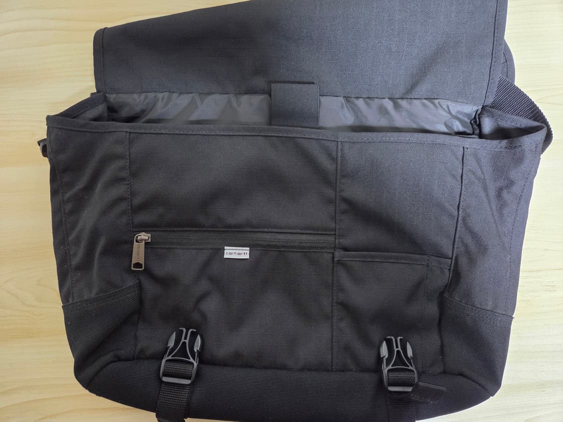 칼하트 블랙 메신저백 상품이미지3