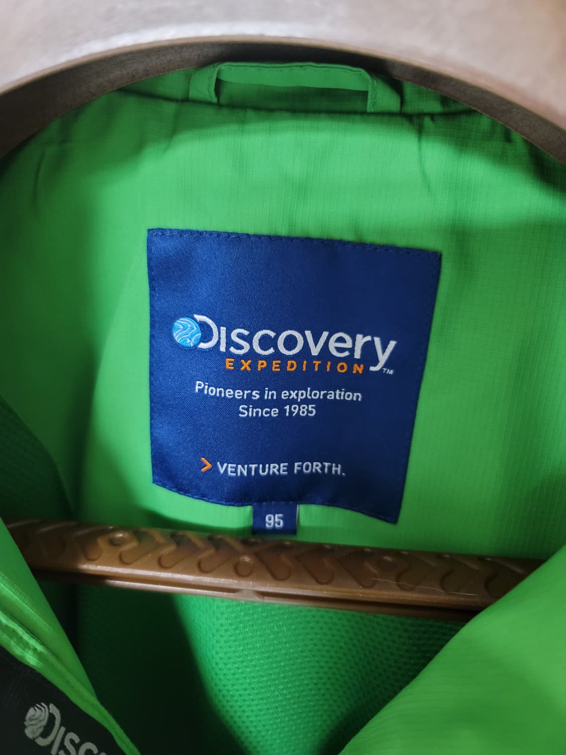 디스커버리 녹색 바람막이 95사이즈 상태굿
 상품이미지6