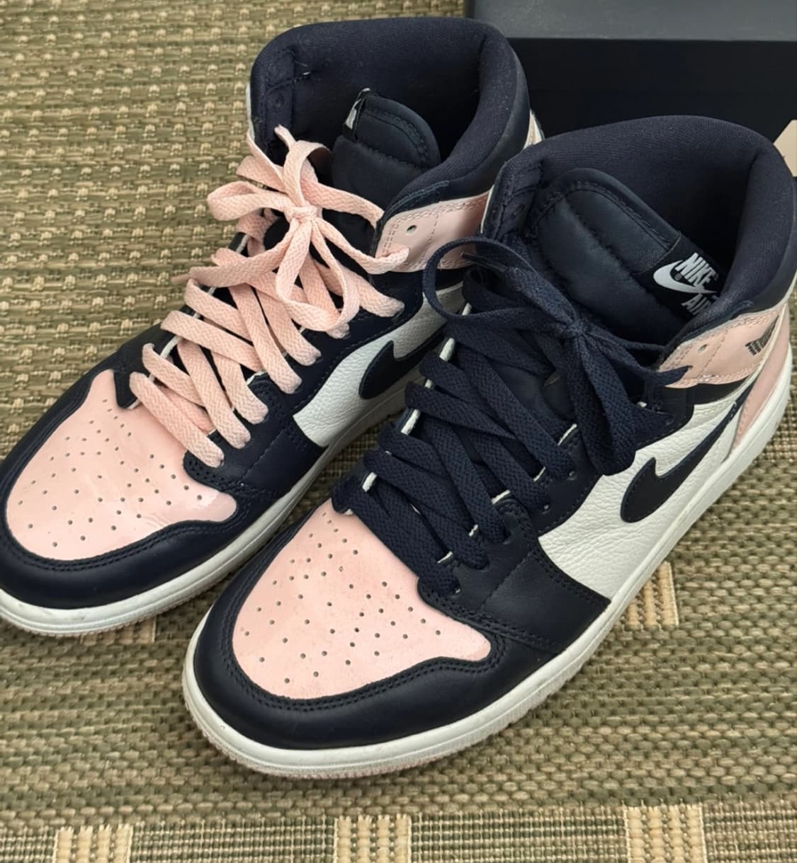 나이키 조던 1 레트로 하이 OG 애트모스피어 버블검 255 상품이미지1