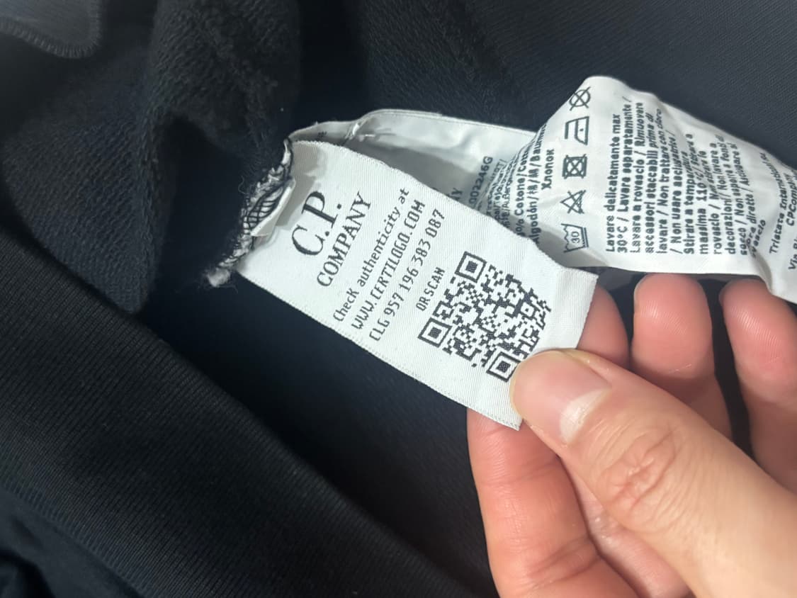 cp컴퍼니 렌즈 롱슬리브 블랙 급처 상품이미지4