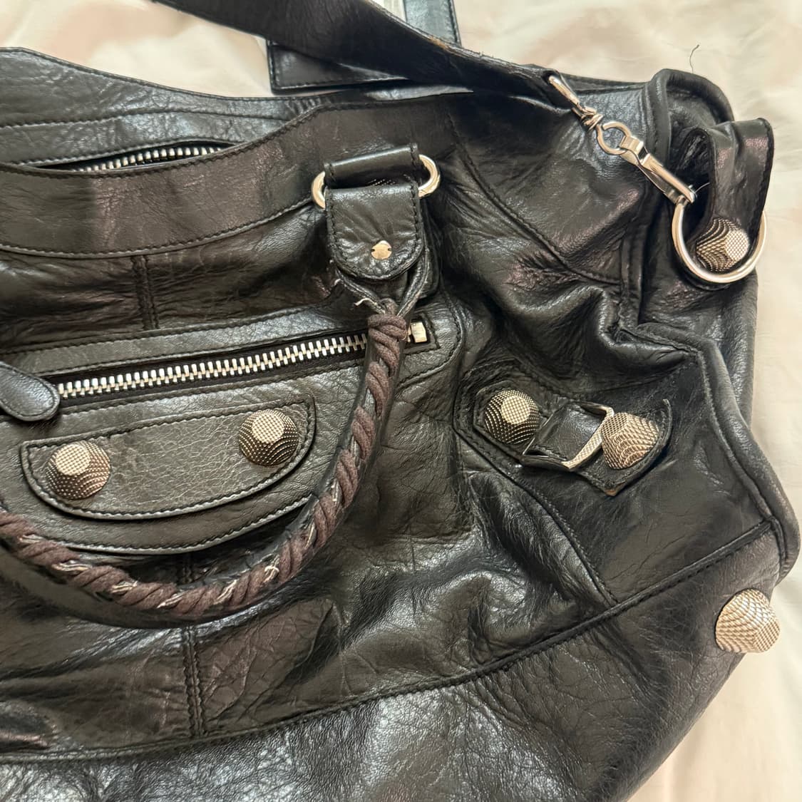 발렌시아가 모터백 블랙 미디움 상품이미지6