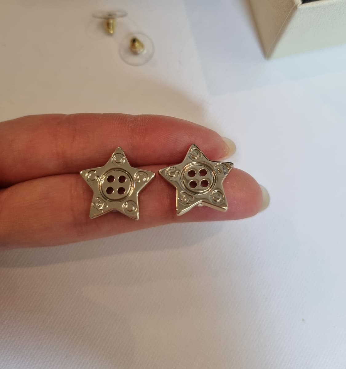 샤넬 업사이클링 샴페인골드 별 귀걸이 상품이미지5