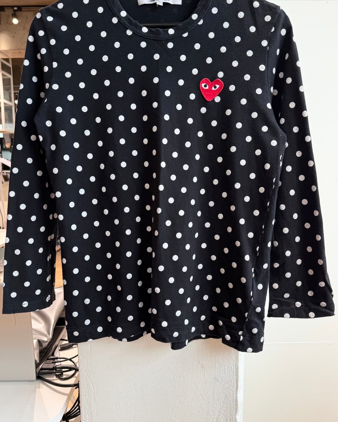 꼼데가르송 플레이 블랙 도트 레드하트 롱슬리브  상품이미지5