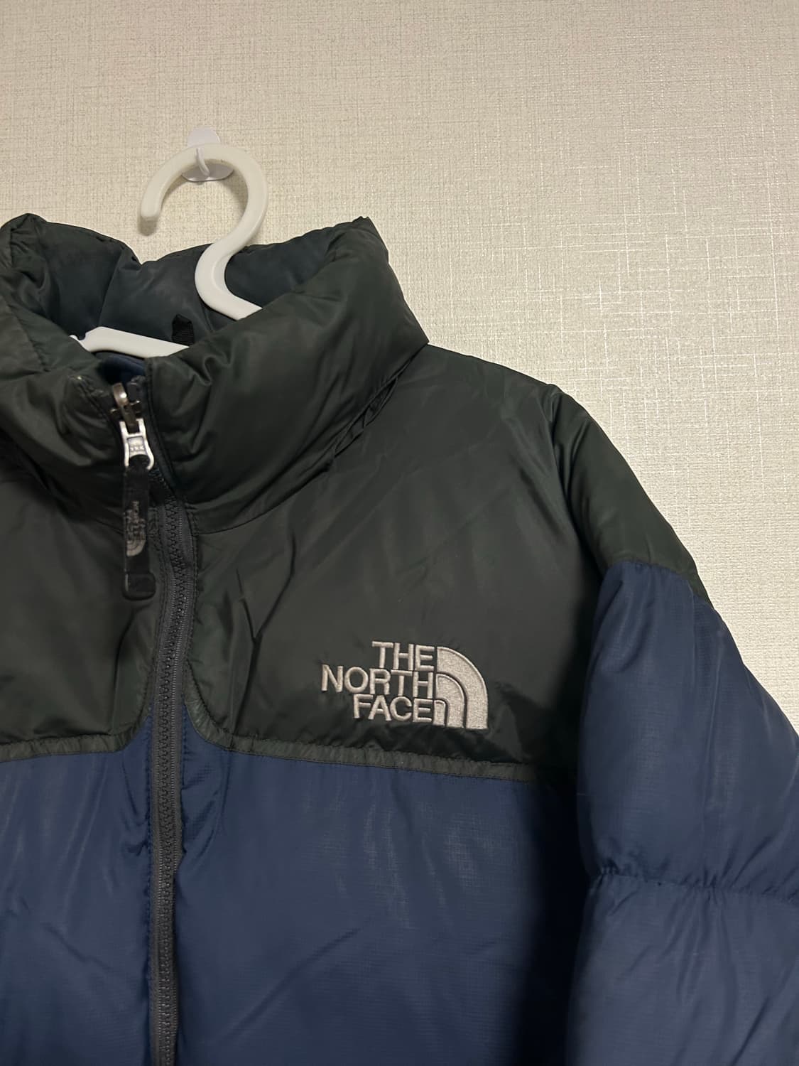 노스페이스 구스다운 눕시 패딩 700 네이비 그레이 100 L  상품이미지5