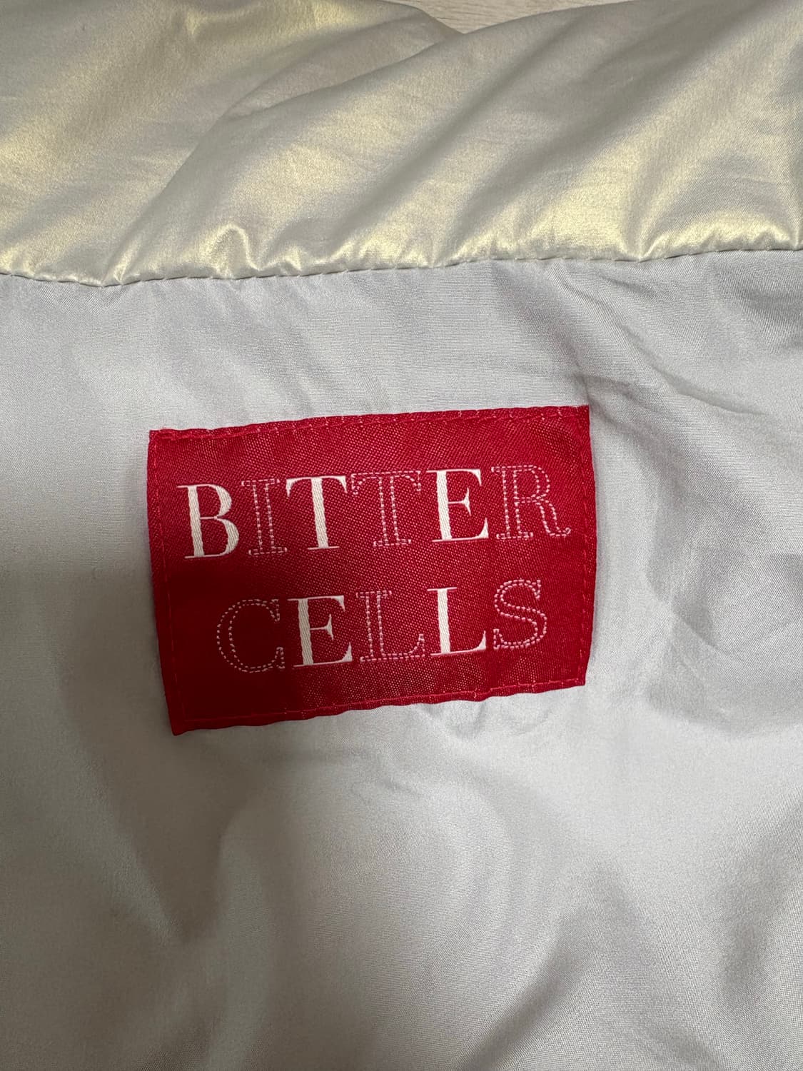 비터셀즈 글로시 크롭 푸퍼 패딩 자켓 실버 상품이미지5