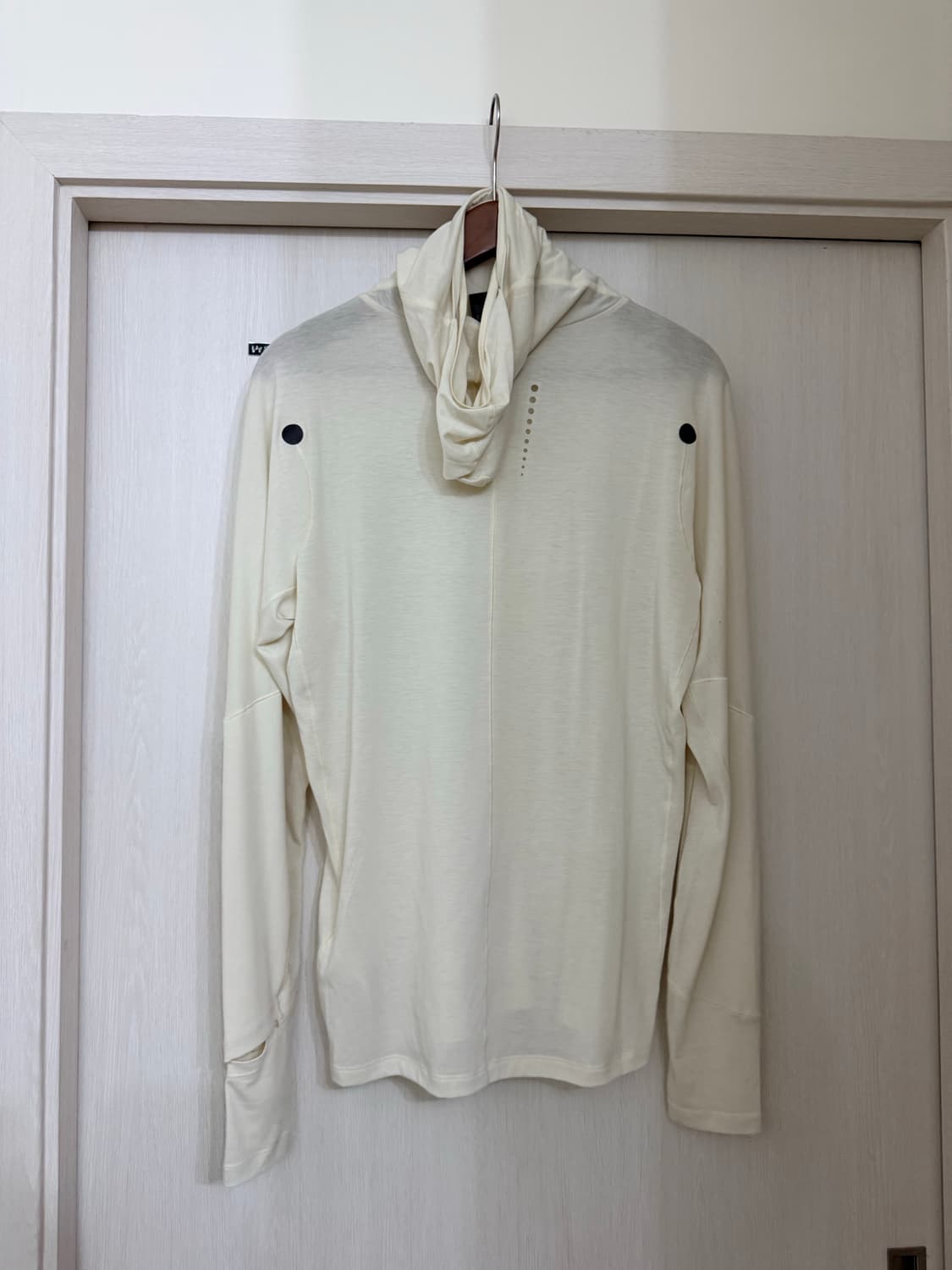 아식스 러닝 후드 상품이미지1