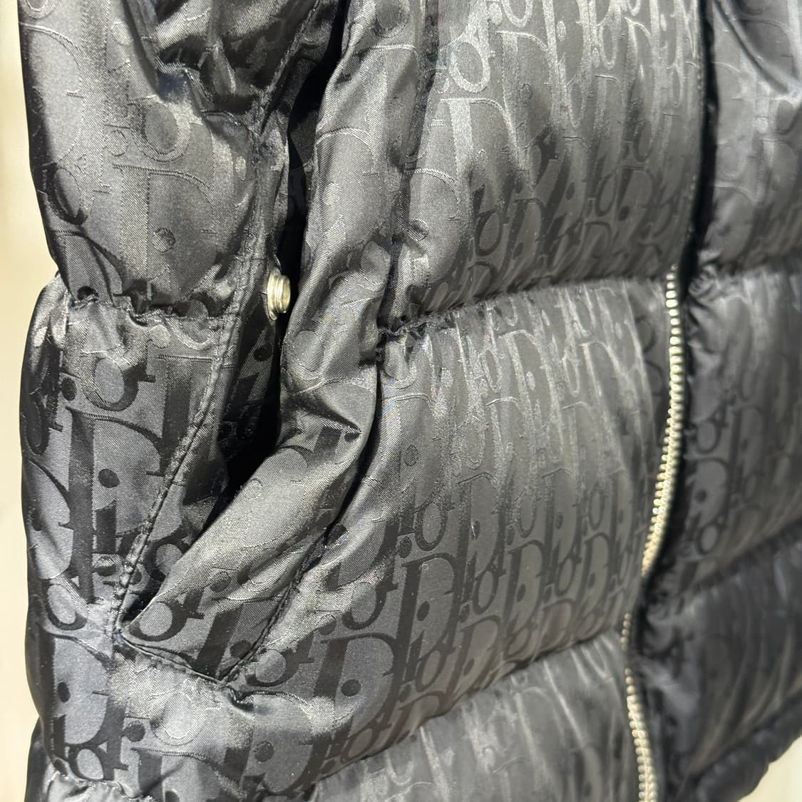 [정품] 24FW 디올 오블리크 테크니컬 자카드 패딩 48 블랙  상품이미지7