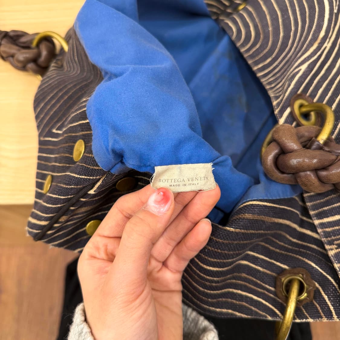 보테가 베네타 토트백 에스닉 패턴 트위스트 꼬임 핸들 디테일 브라운 상품이미지8