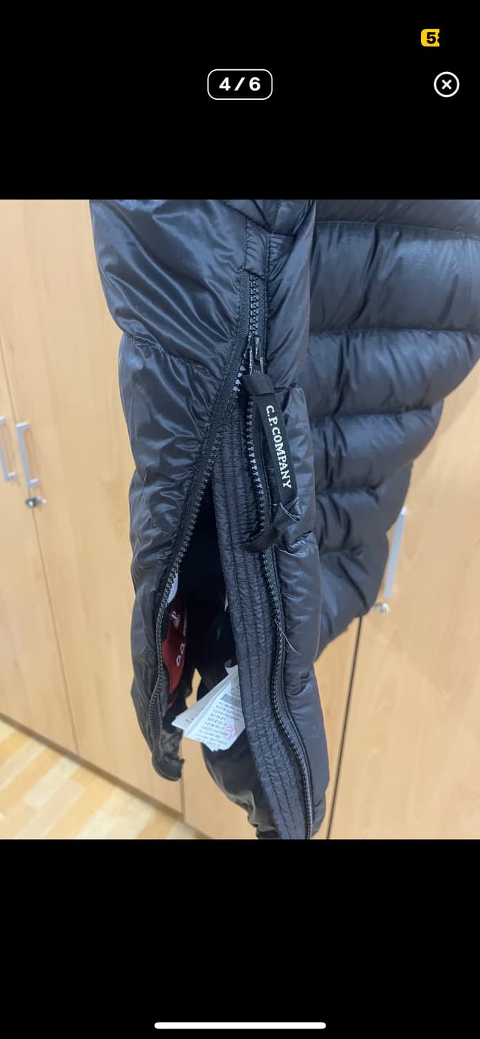 cp컴퍼니 후드식 경량패딩 21fw 상품이미지4