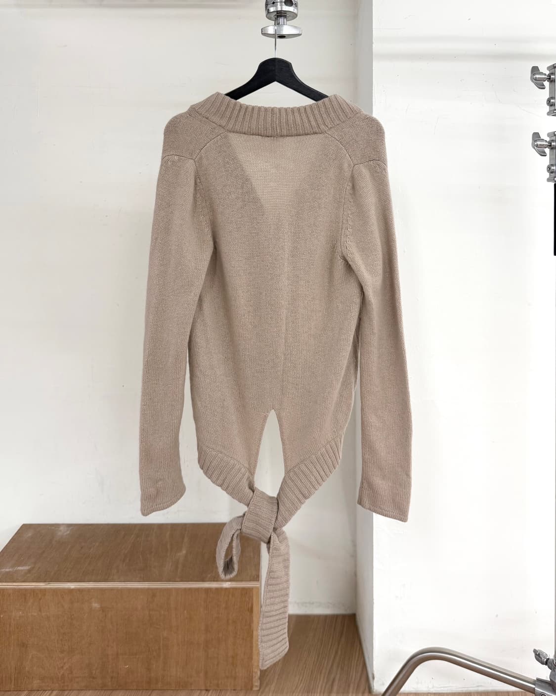 로에베 베이지 타이 백 캐시미어 가디건 상품이미지6